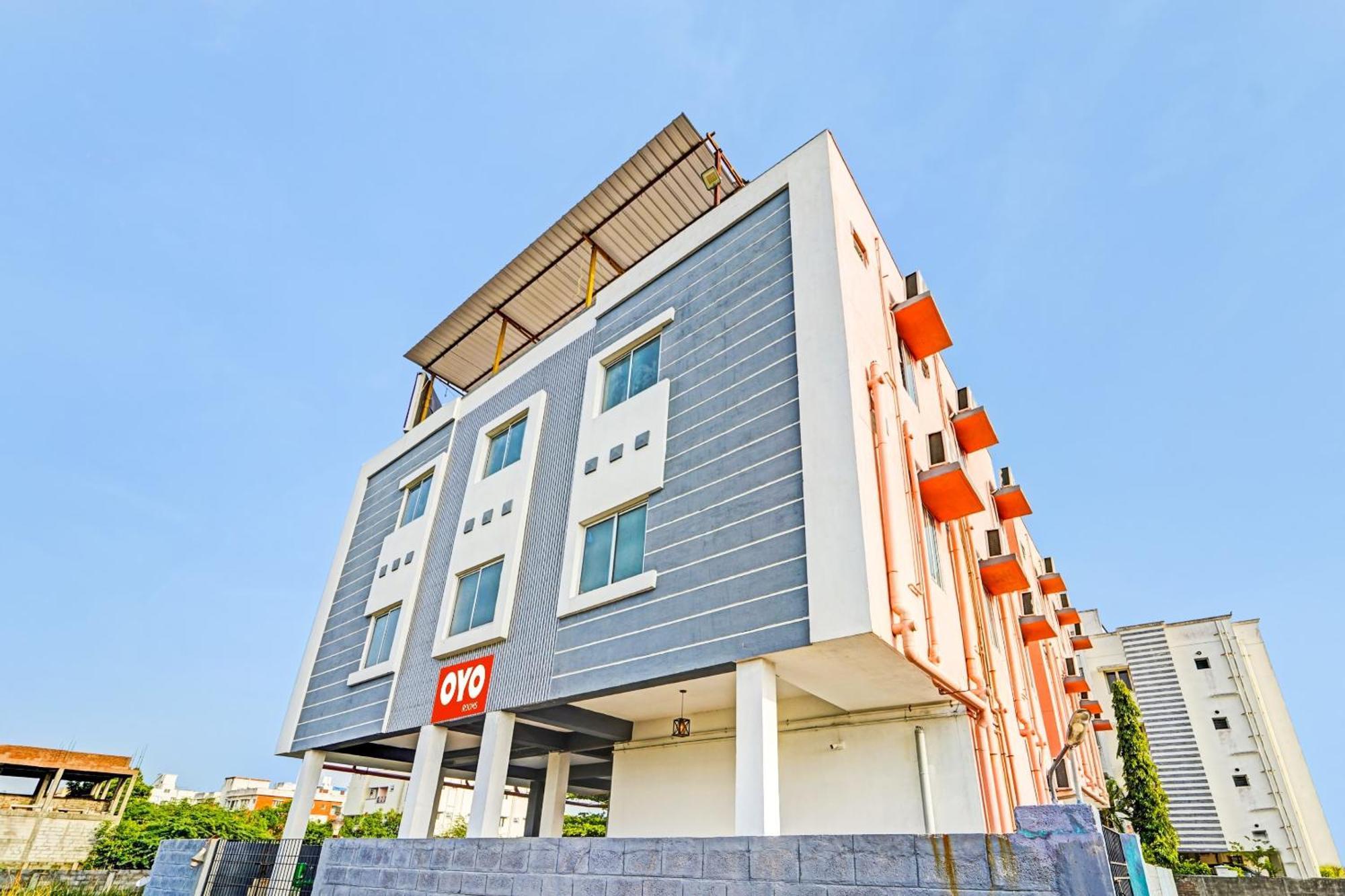 O Karapakkam, Hotel Chennai