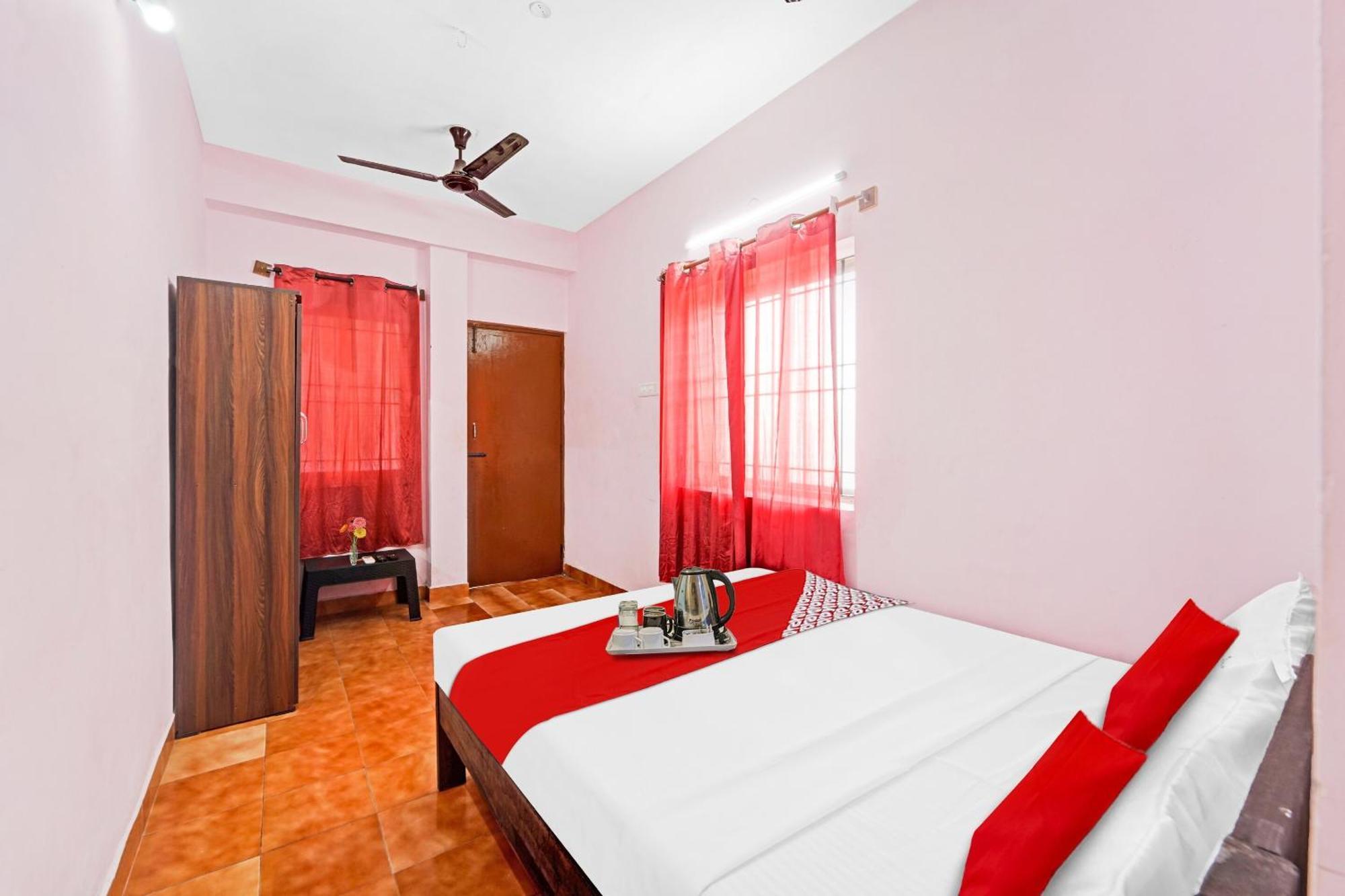 O Karapakkam, Hotel